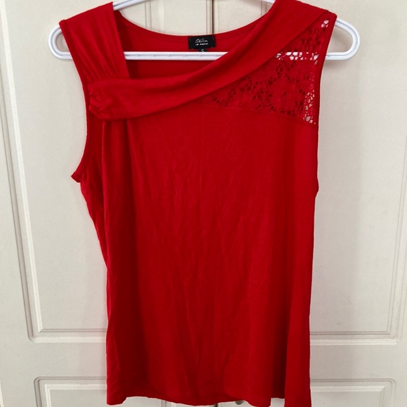 ❤️‍🔥5/20$ STORM💫 Women’s Red Detailed Sleeve-less Top - Picture 2 of 7